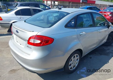 2013 Ford Fiesta Se z USA, uszkodzony, nr VIN 3FADP4BJ2DM174459